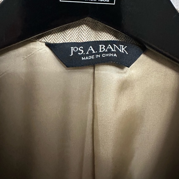 Jos A Bank
Tan herringbone Blazer/Sports Coat - Picture 3 of 6